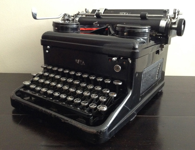 Royal KHM typewriter
